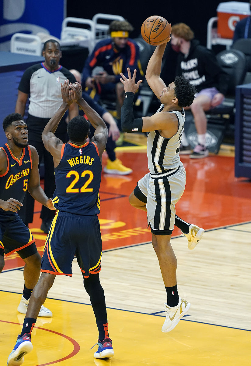 今晚法兰克福门线救险——NBA常规赛节点到来，底气十足，赛程密集仍需轮换